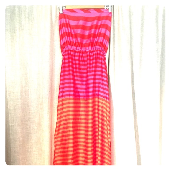 BCBGMaxAzria Dresses & Skirts - Long BCBG MAXAZRIA strapless dress size small